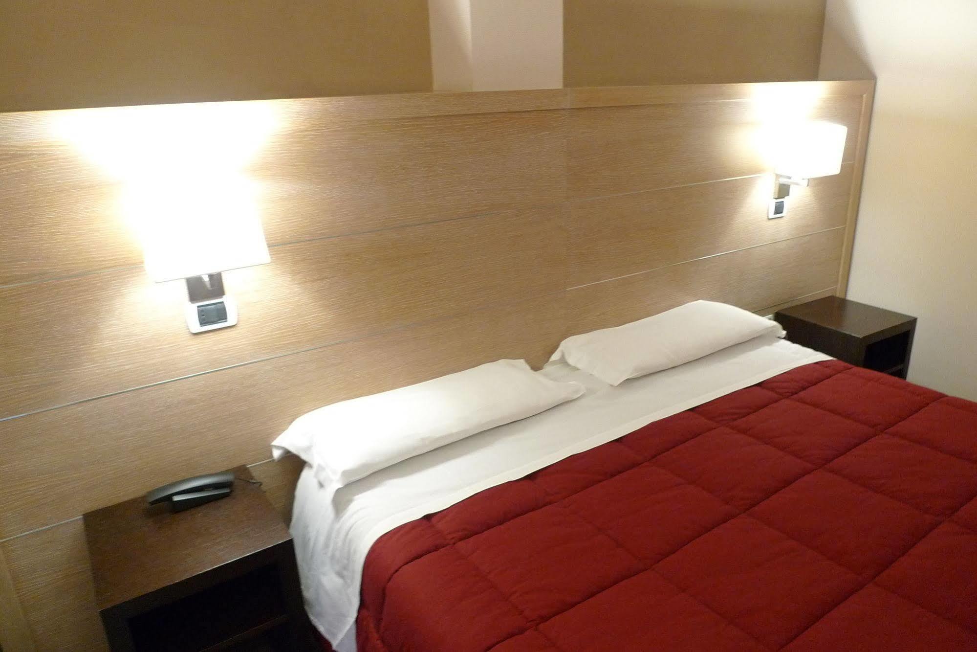 Hotel De Meis Capistrello Eksteriør bilde