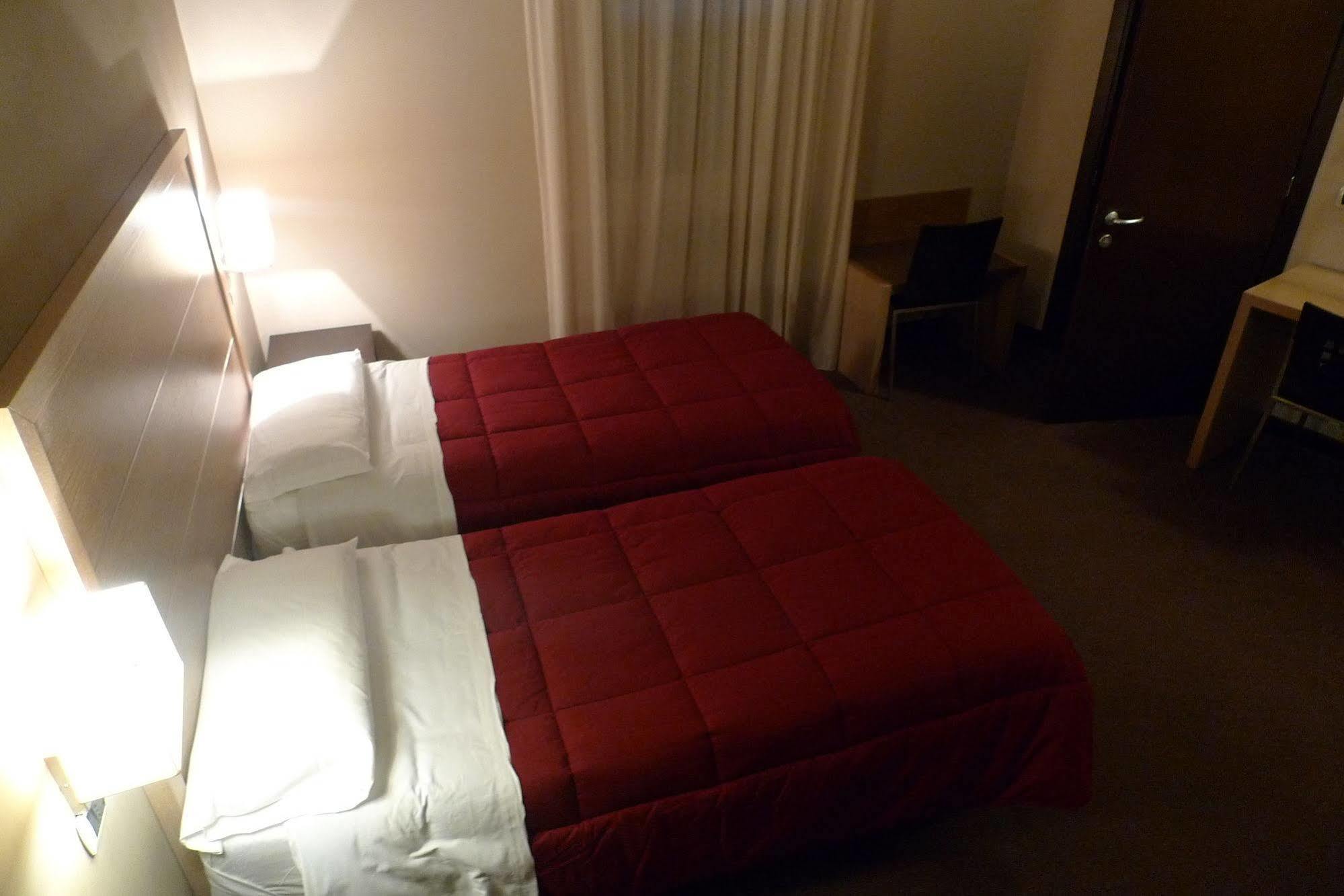 Hotel De Meis Capistrello Eksteriør bilde